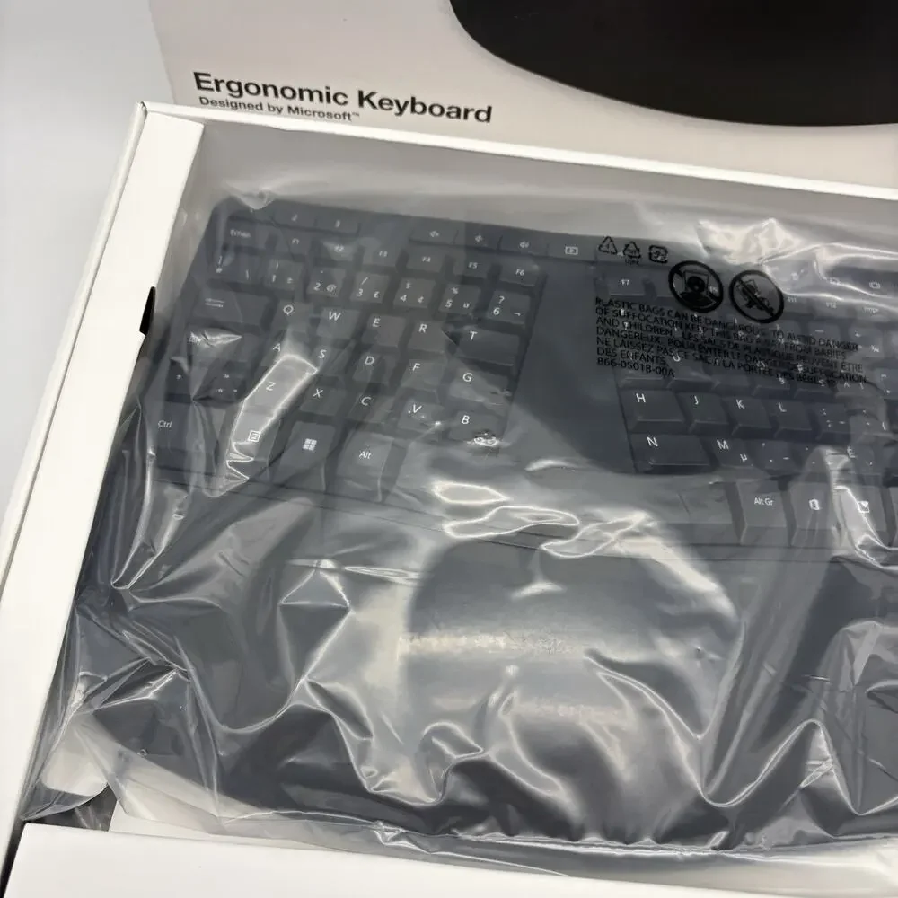 Incase Ergonomic Keyboard Designed by Microsoft Canadian/French Keyboard